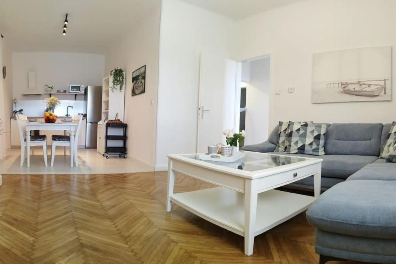 Luxury Apartment Lukas Orebić Zewnętrze zdjęcie